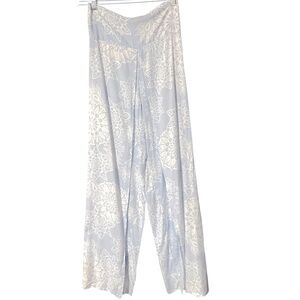 Blue and White Lacey Floral Print Wrap Around Wide L Leg Pants Women’s Size S/M